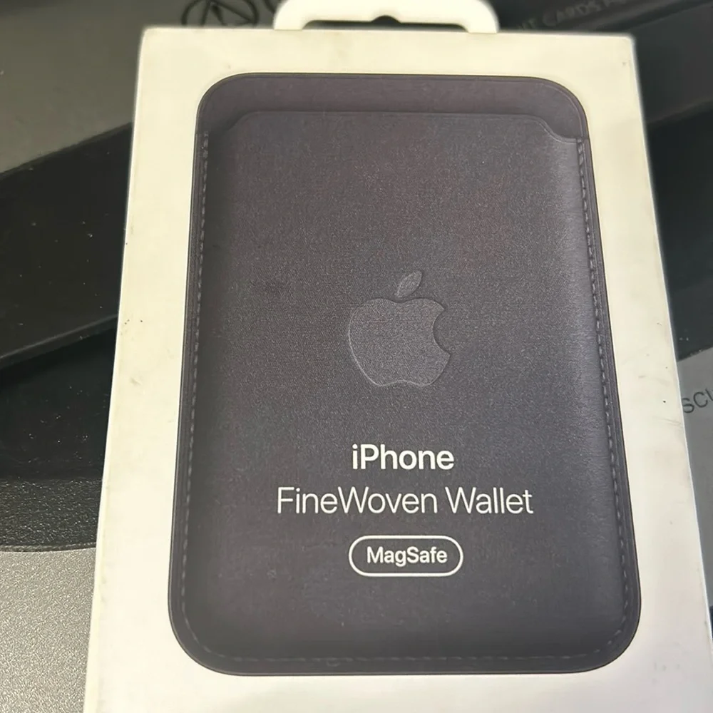 Pre-owned Apple IPhone Fine Woven Wallet